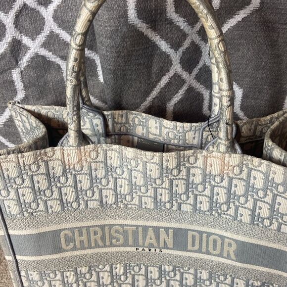CHRISTIAN DIOR MEDIUM BOOK TOTE ECRU WHITE AND GRAY OBLIQUE EMBROIDED W/ COA - Picture 3 of 10